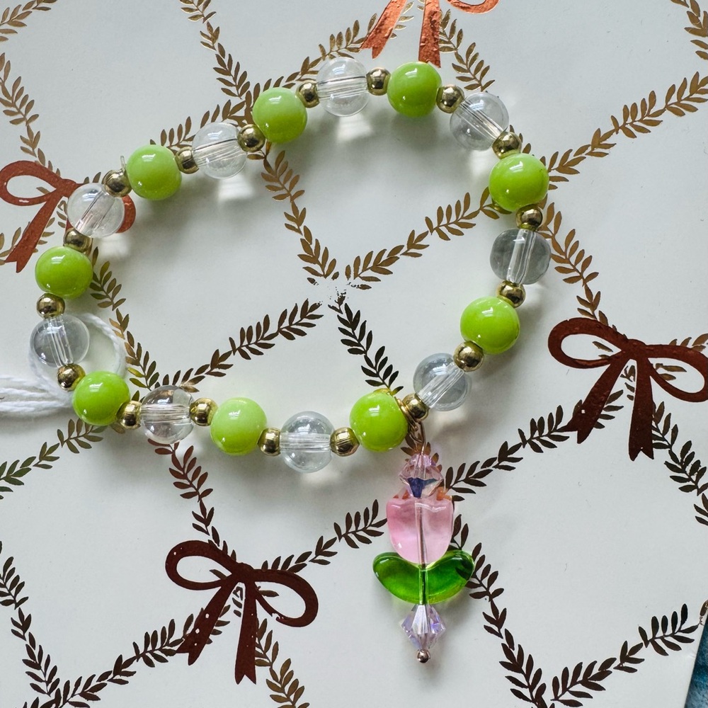 Elegant Green and Clear Beaded Bracelet with Floral Charm